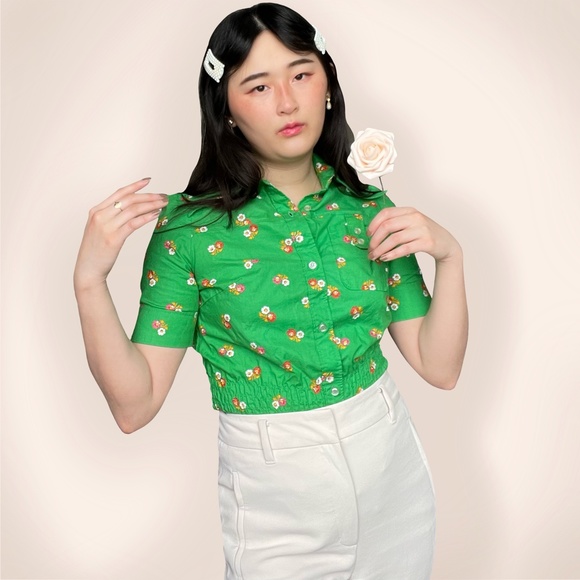 vtg kelly green floral short sleeve collared top - Picture 2 of 4